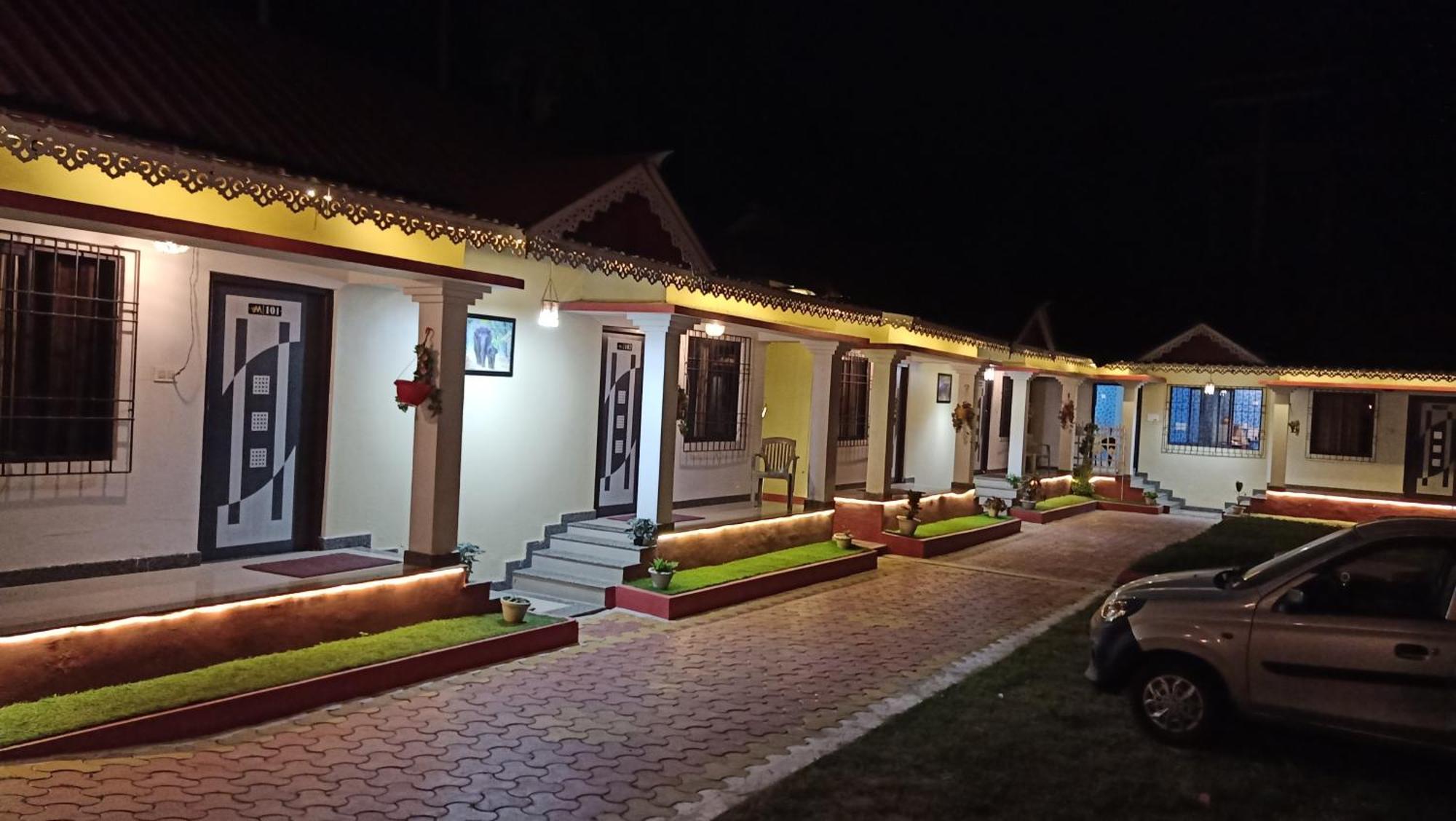 Viswamurti Resorts Chalsa Bagian luar foto